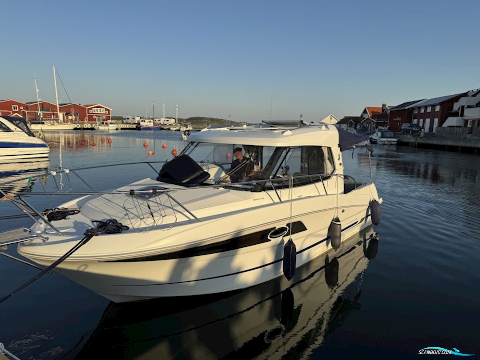 Beneteau Antares 880