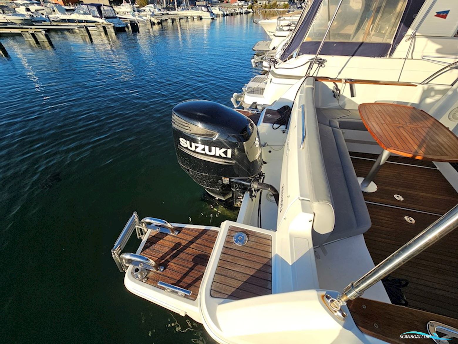 Beneteau Antares 880