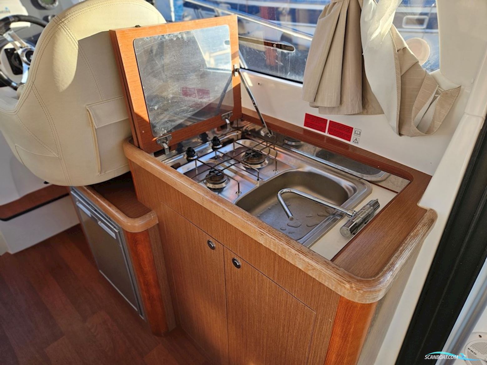 Beneteau Antares 880