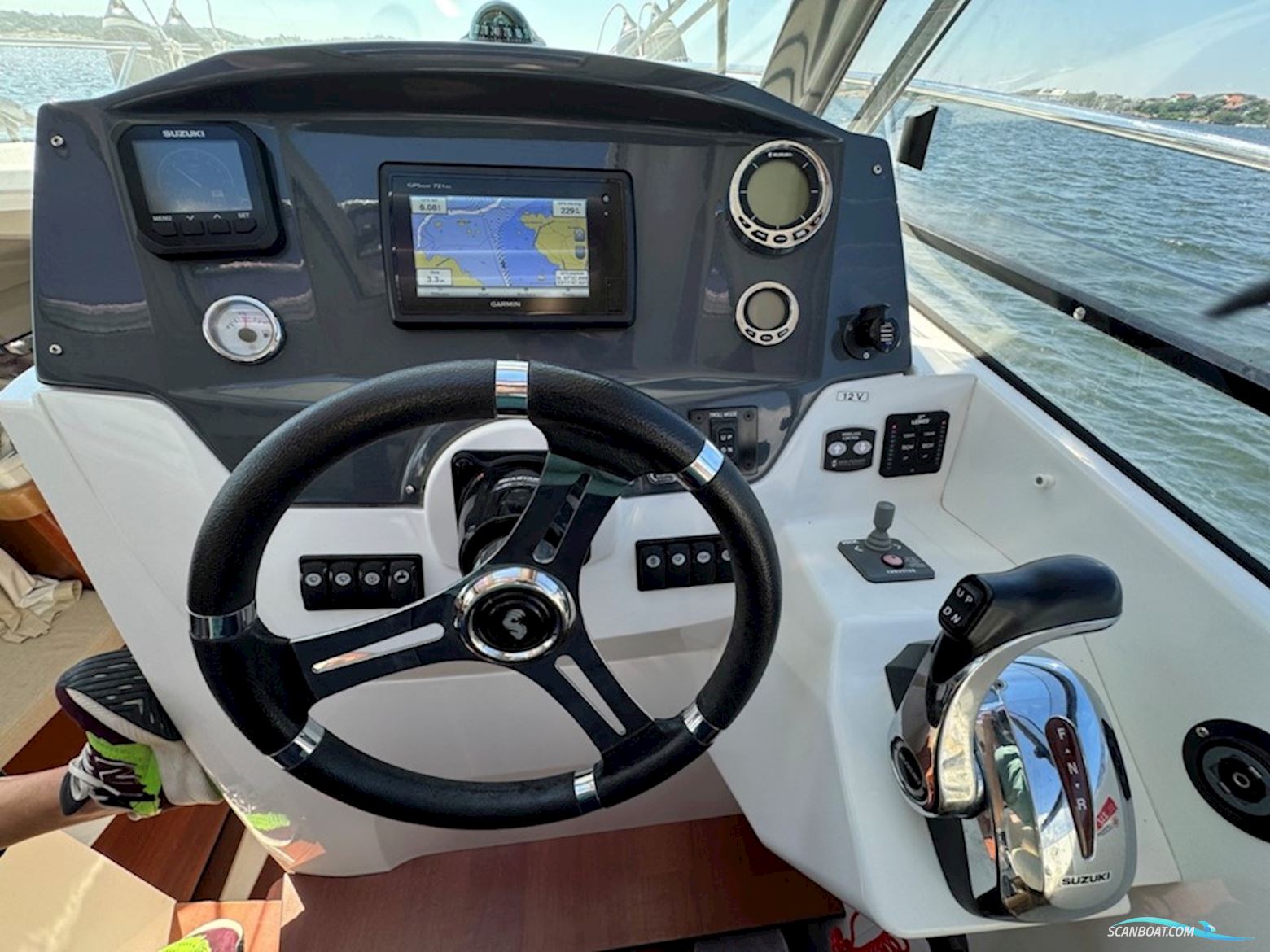 Beneteau Antares 880