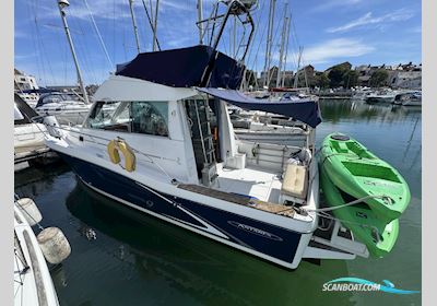 Beneteau Antares 9 Motorboat 2007, with Volvo Penta engine, United Kingdom