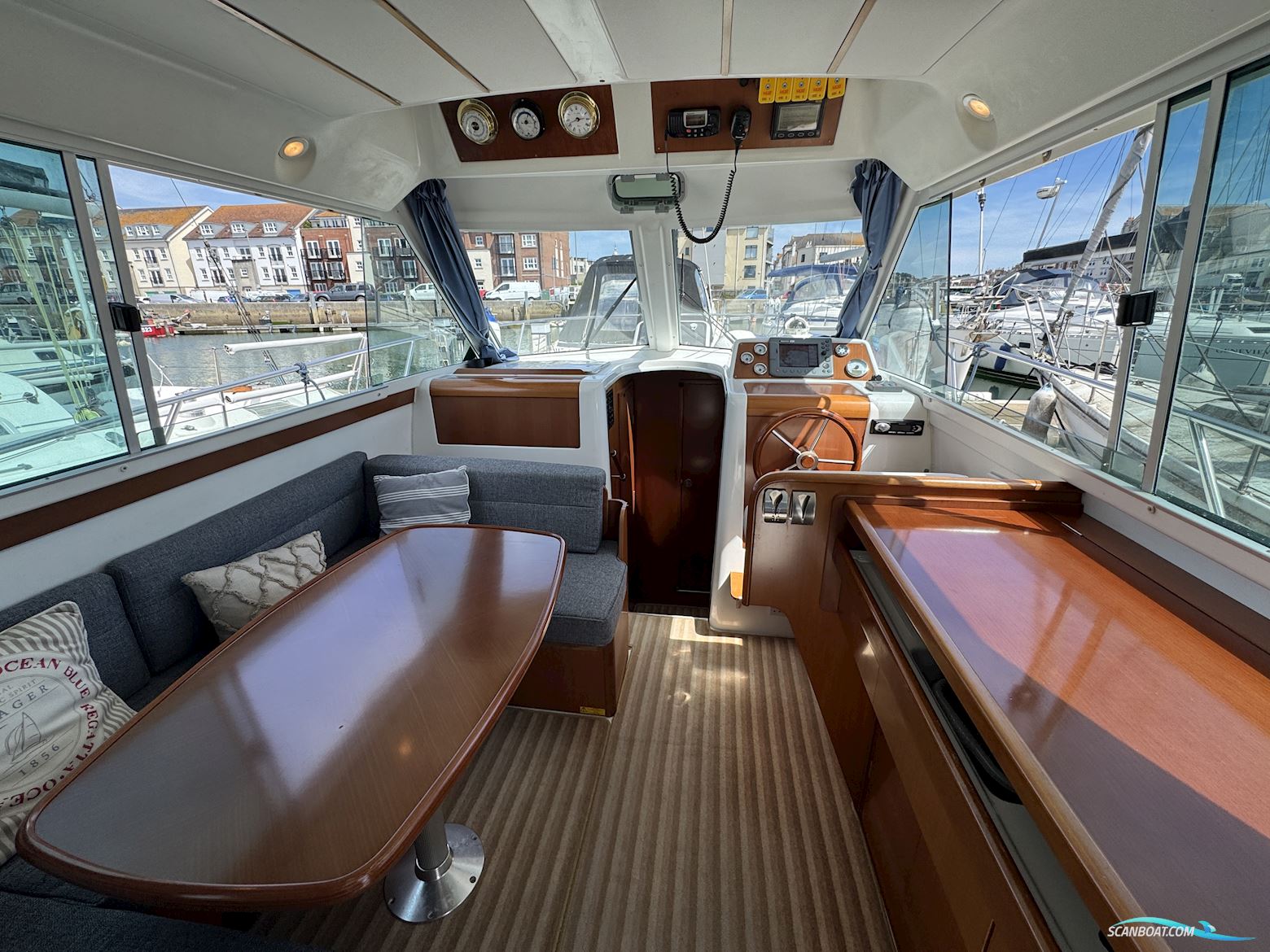 Beneteau Antares 9
