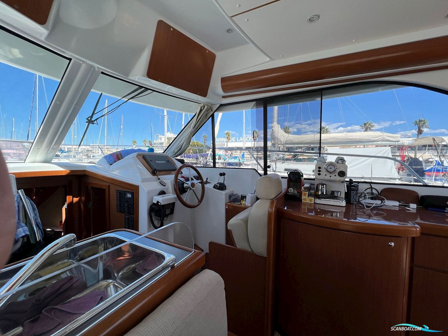 Beneteau Antares 9.80 Flybridge – 2009