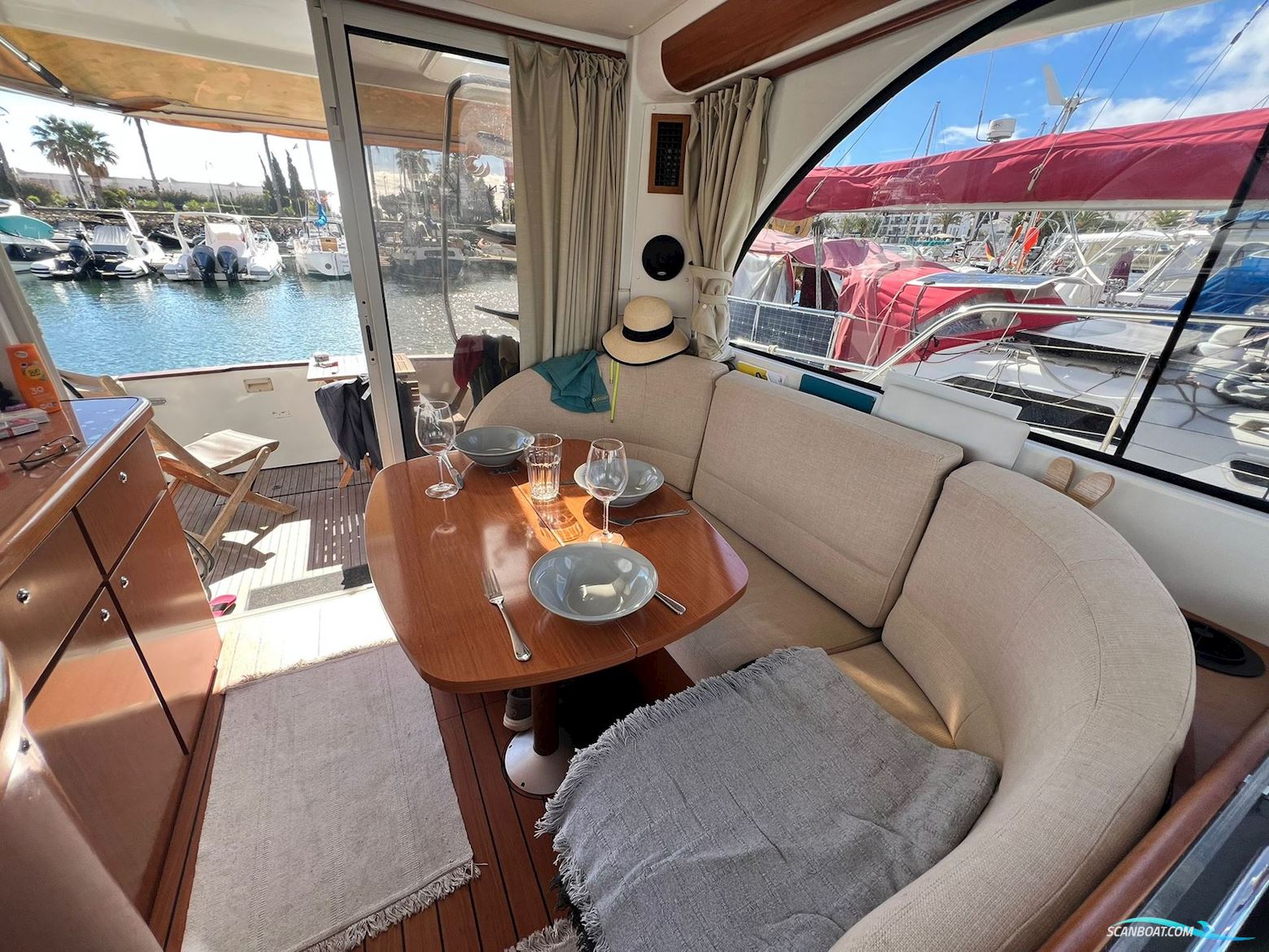 Beneteau Antares 9.80 Flybridge – 2009