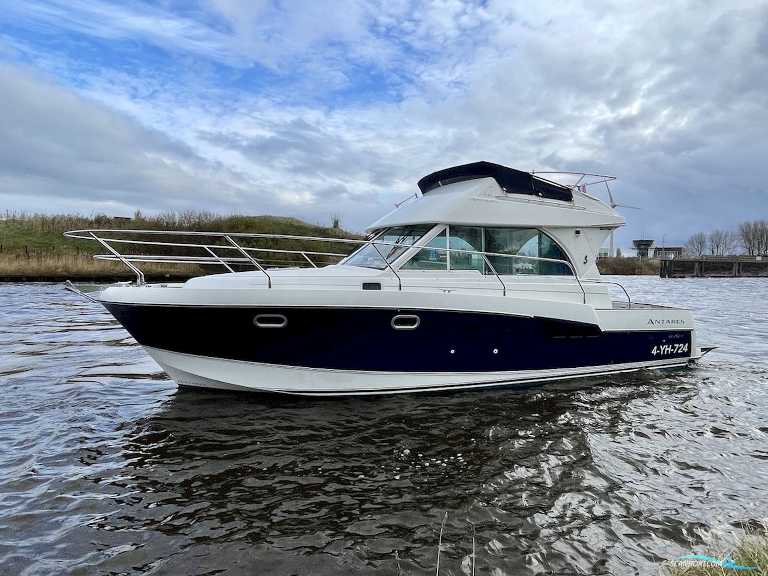 Beneteau Antares 980