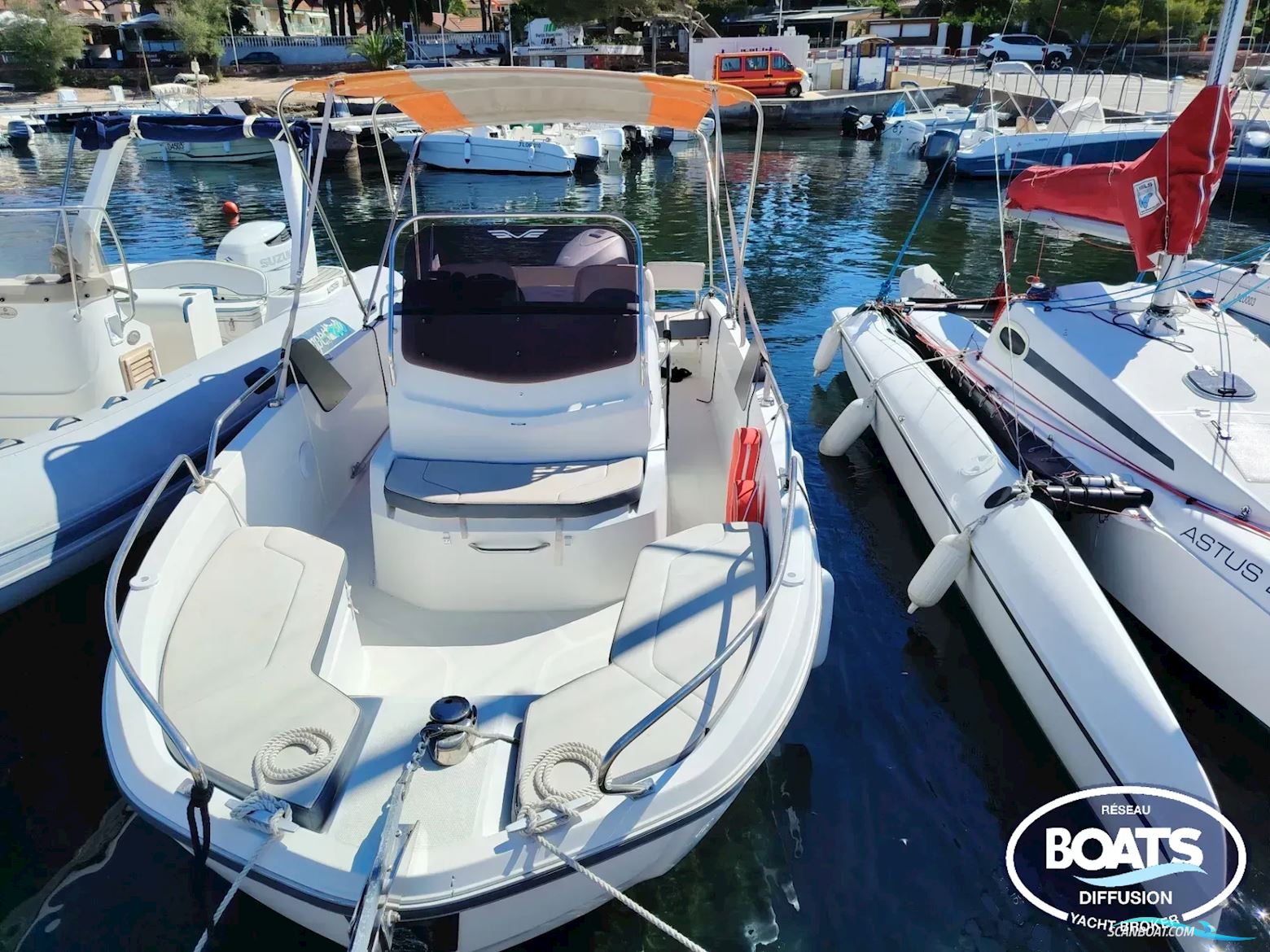 Beneteau FLYER 6.6 Motorboat 2015, with  HONDA engine, France