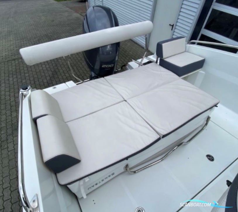 Bénéteau Flyer 6.6 Spacedeck Mit Yamaha F200 Und Trailer