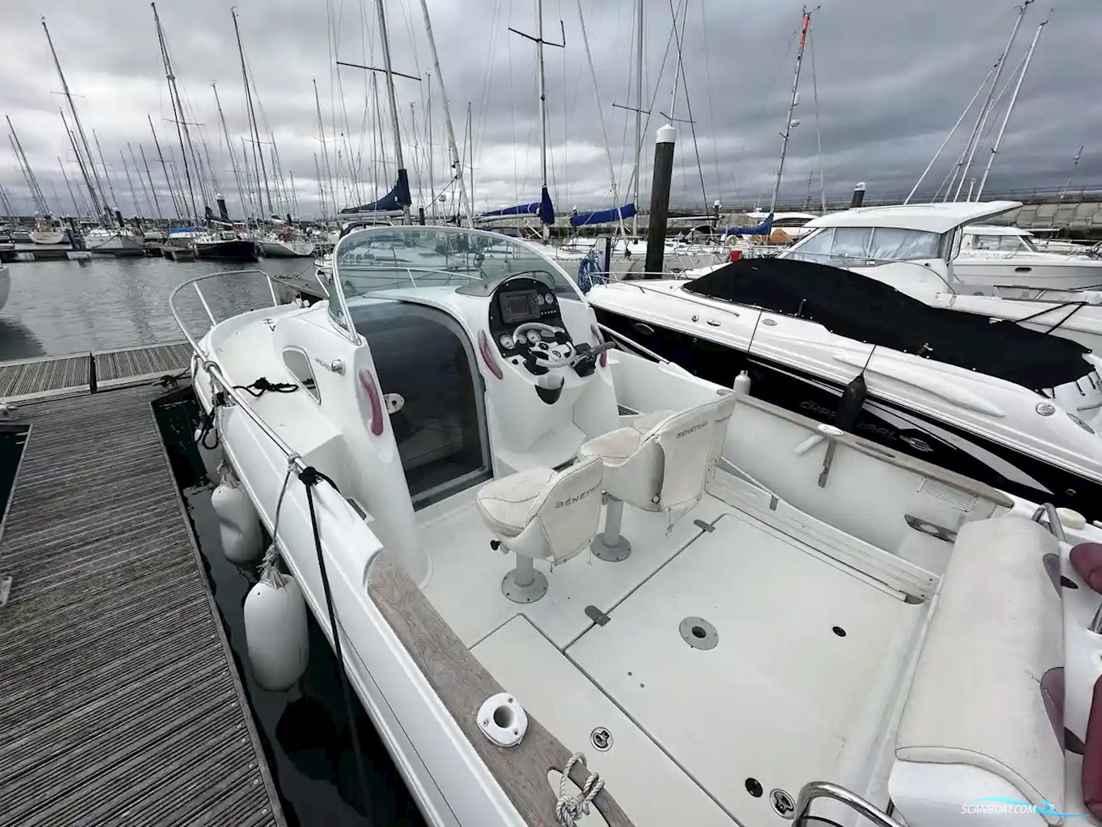 Beneteau Flyer 750 Sun Deck