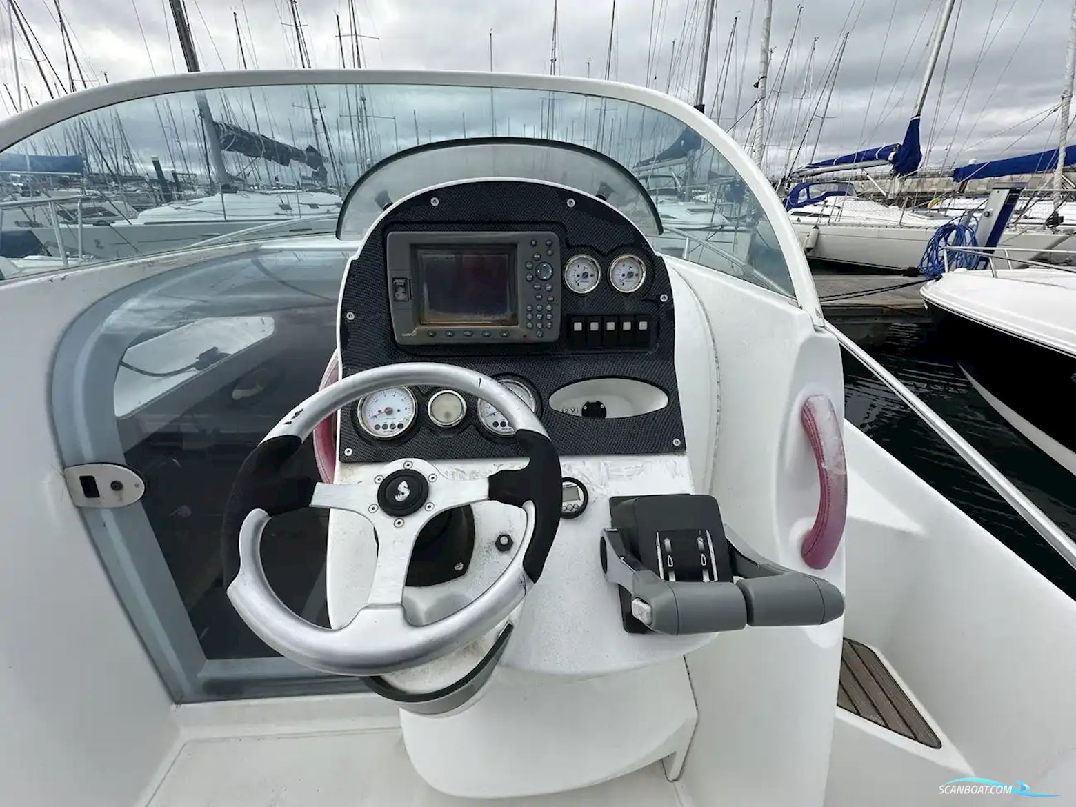 Beneteau Flyer 750 Sun Deck