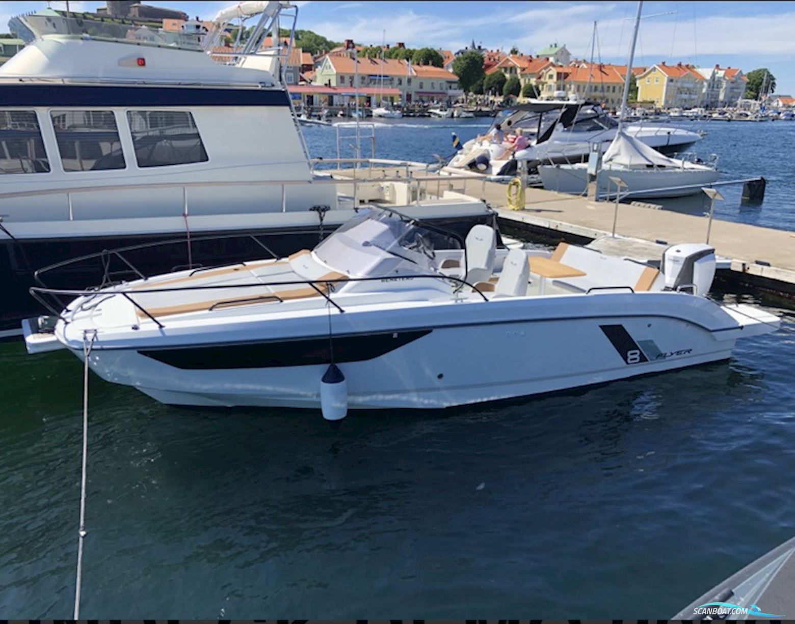 Beneteau Flyer 8 Sundeck Motorboat 2020, with Evinrude 300 Hk G2 engine, Sweden
