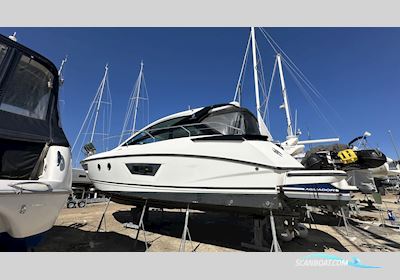 Beneteau Gran Turismo 40 Motorboat 2016, with Volvo Penta engine, United Kingdom