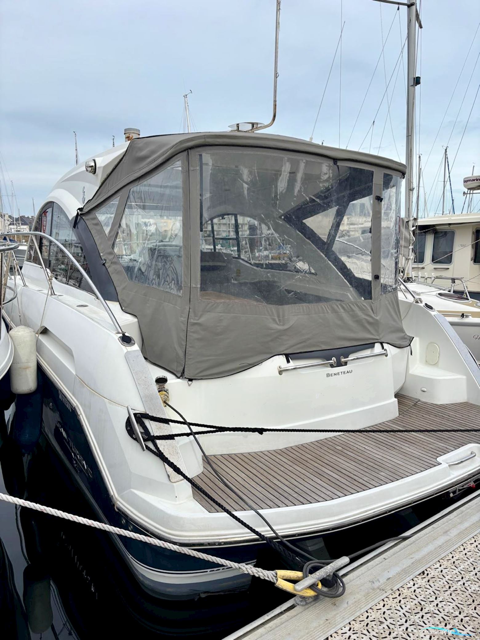 Beneteau GT 34 Motorboat 2014, with Volvo Penta D3-220 DP (Diesel) engine, France