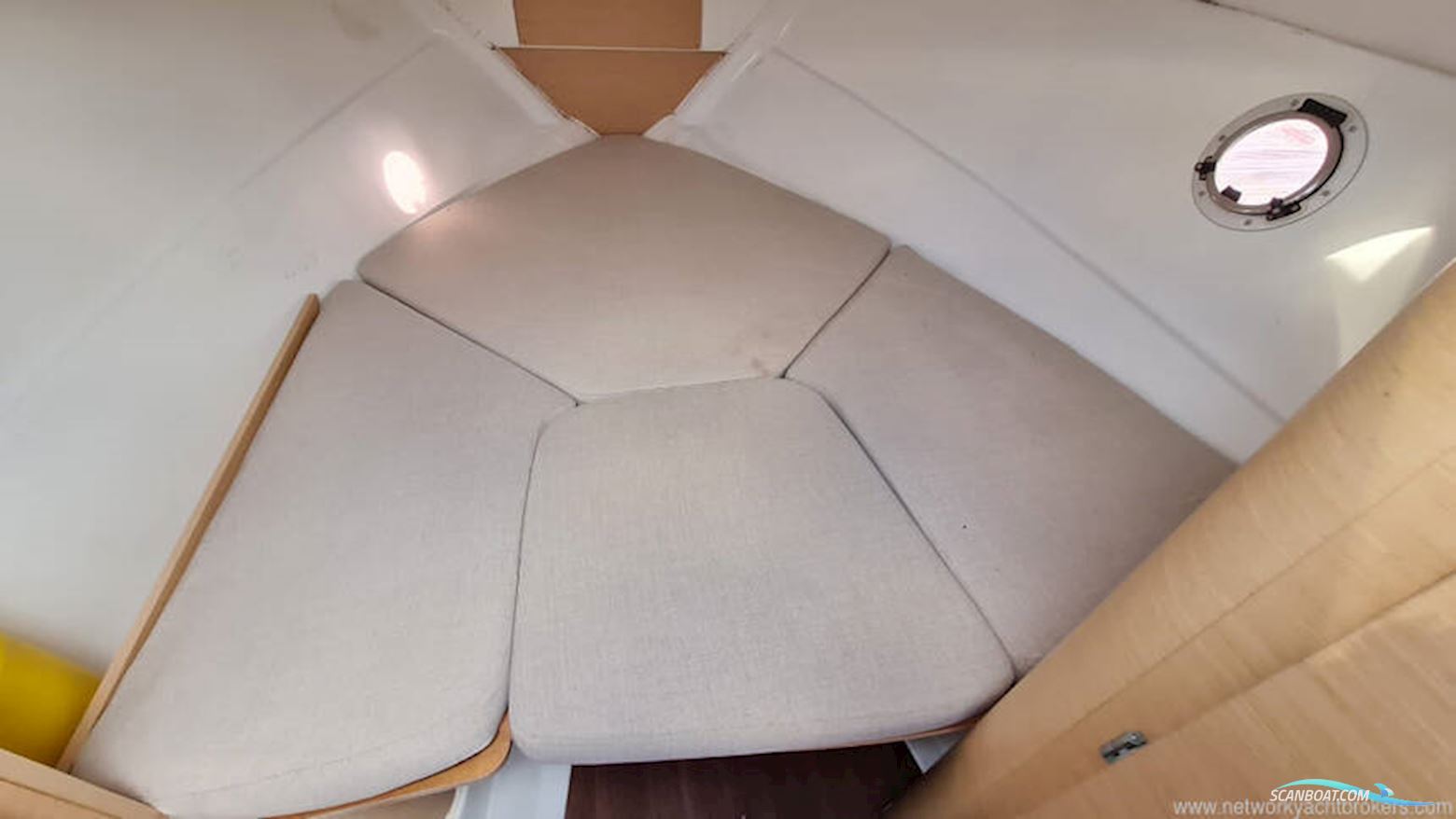 Beneteau Rubis 750 Flyer Sun deck