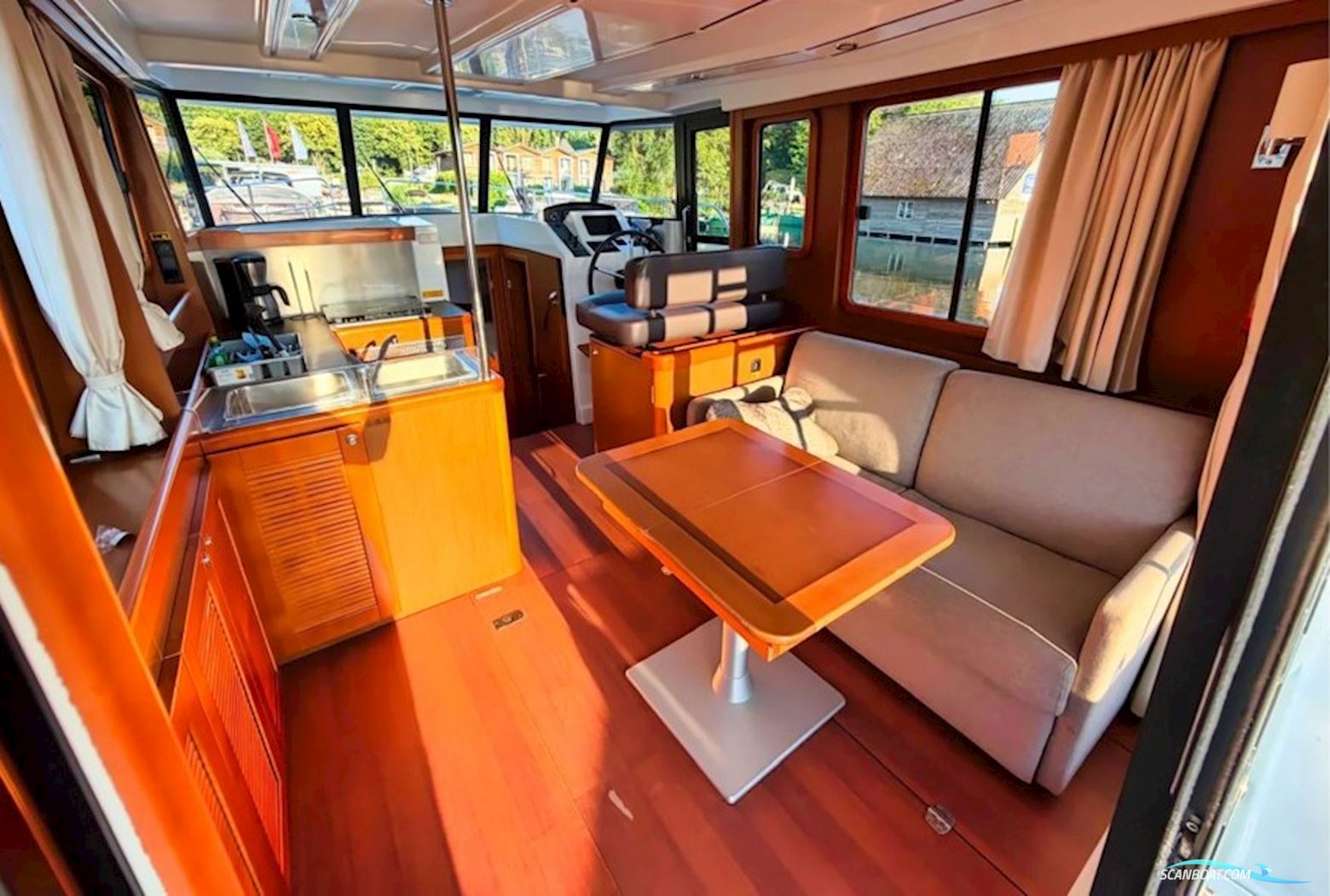 Beneteau Swift Trawler 34 Flybridge