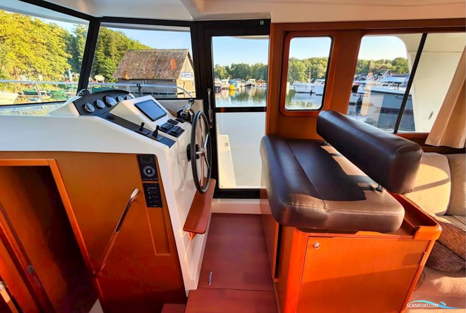 Beneteau Swift Trawler 34 Flybridge
