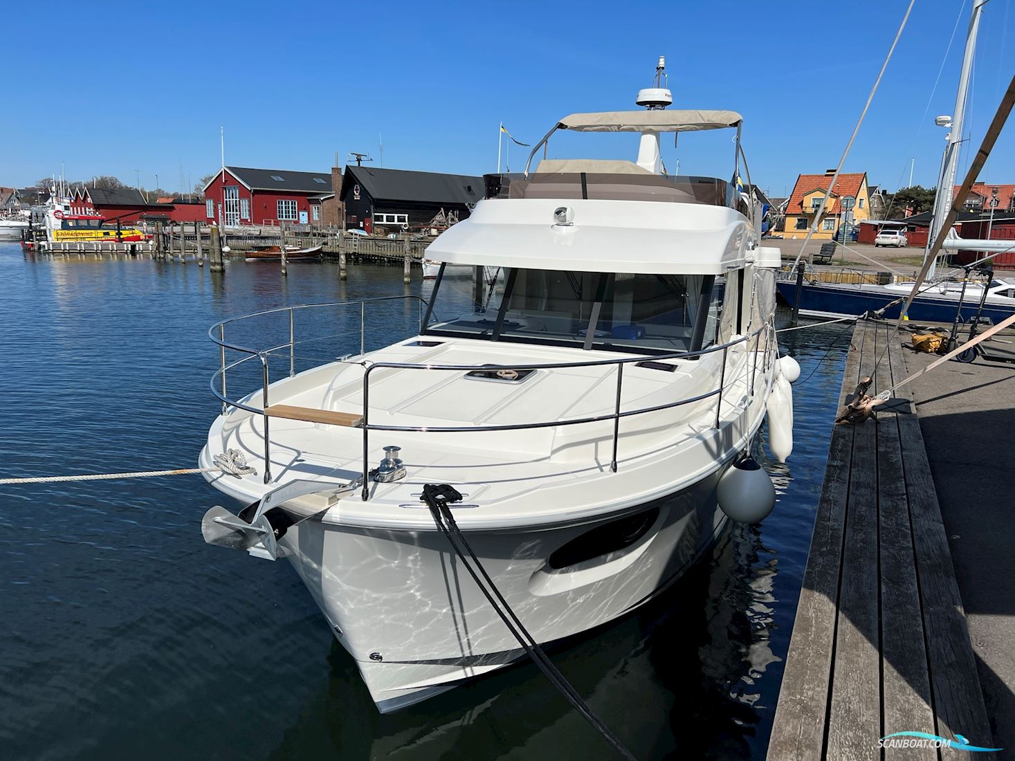 Beneteau Swift Trawler 41 Fly Motorboat 2000, with Volvo Penta D4 - 300 engine, Sweden