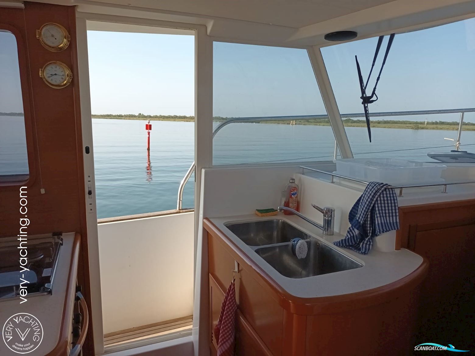 Beneteau Swift trawler 42