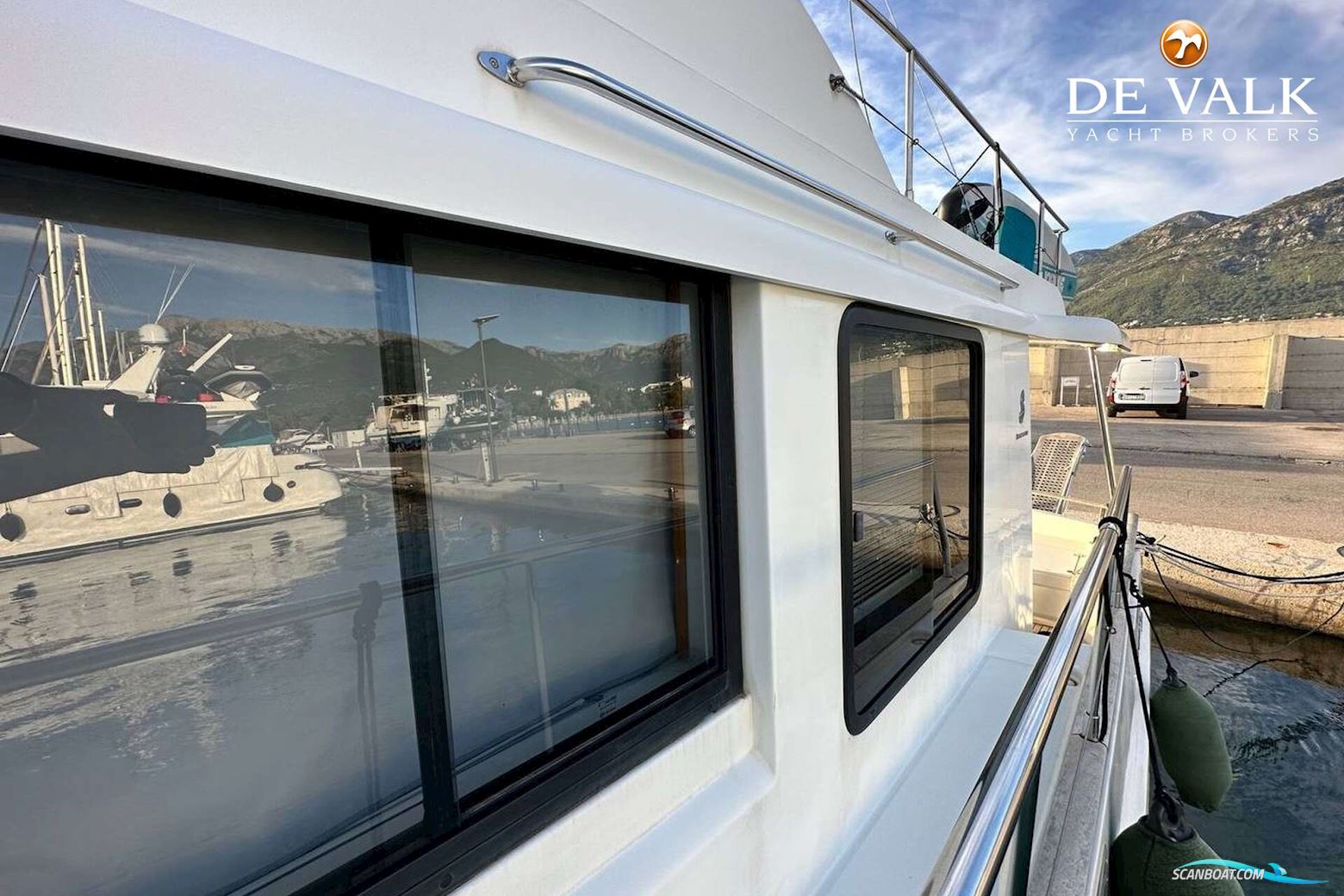 Beneteau Swift Trawler 44