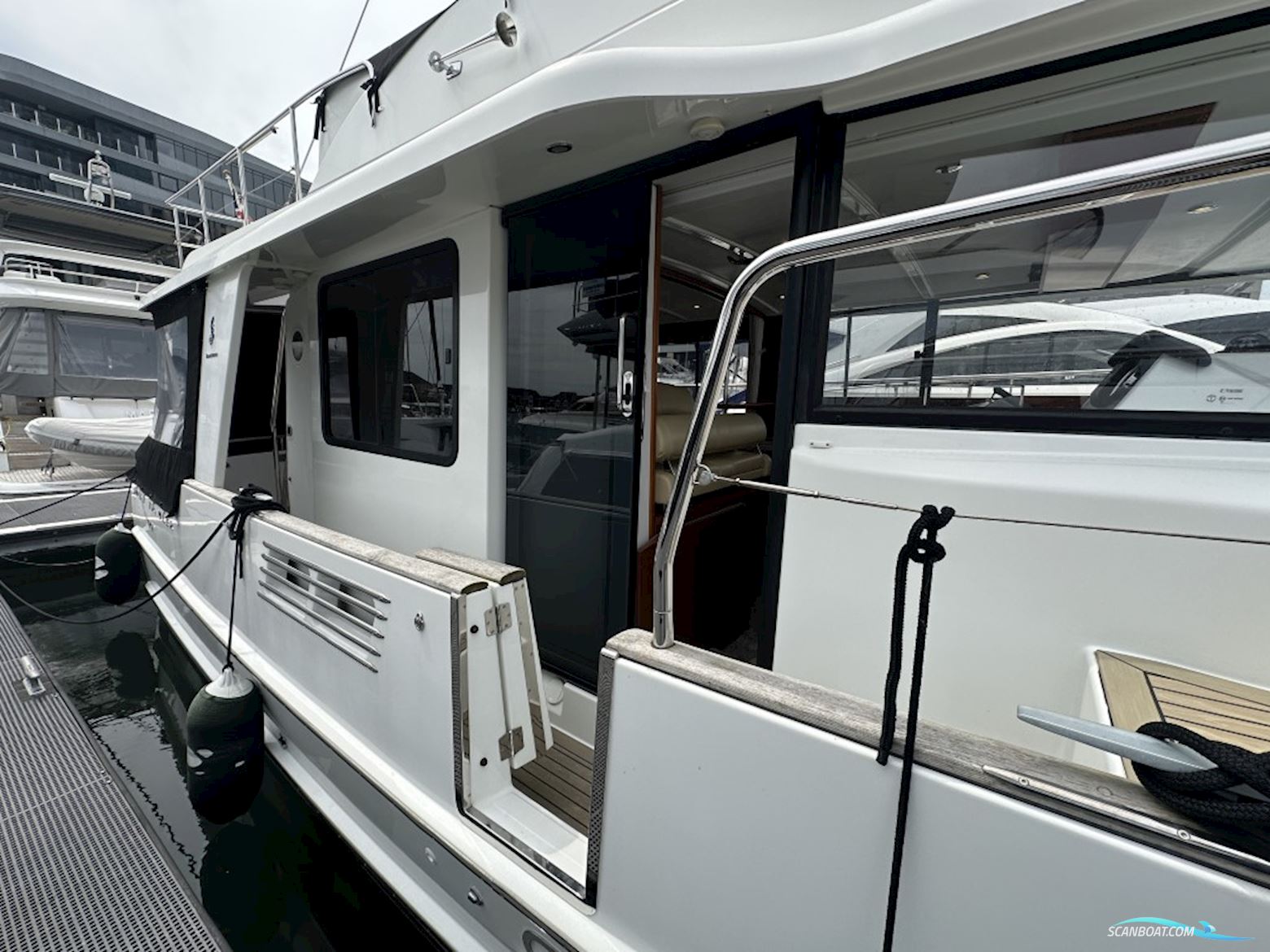 Beneteau Swift Trawler 44