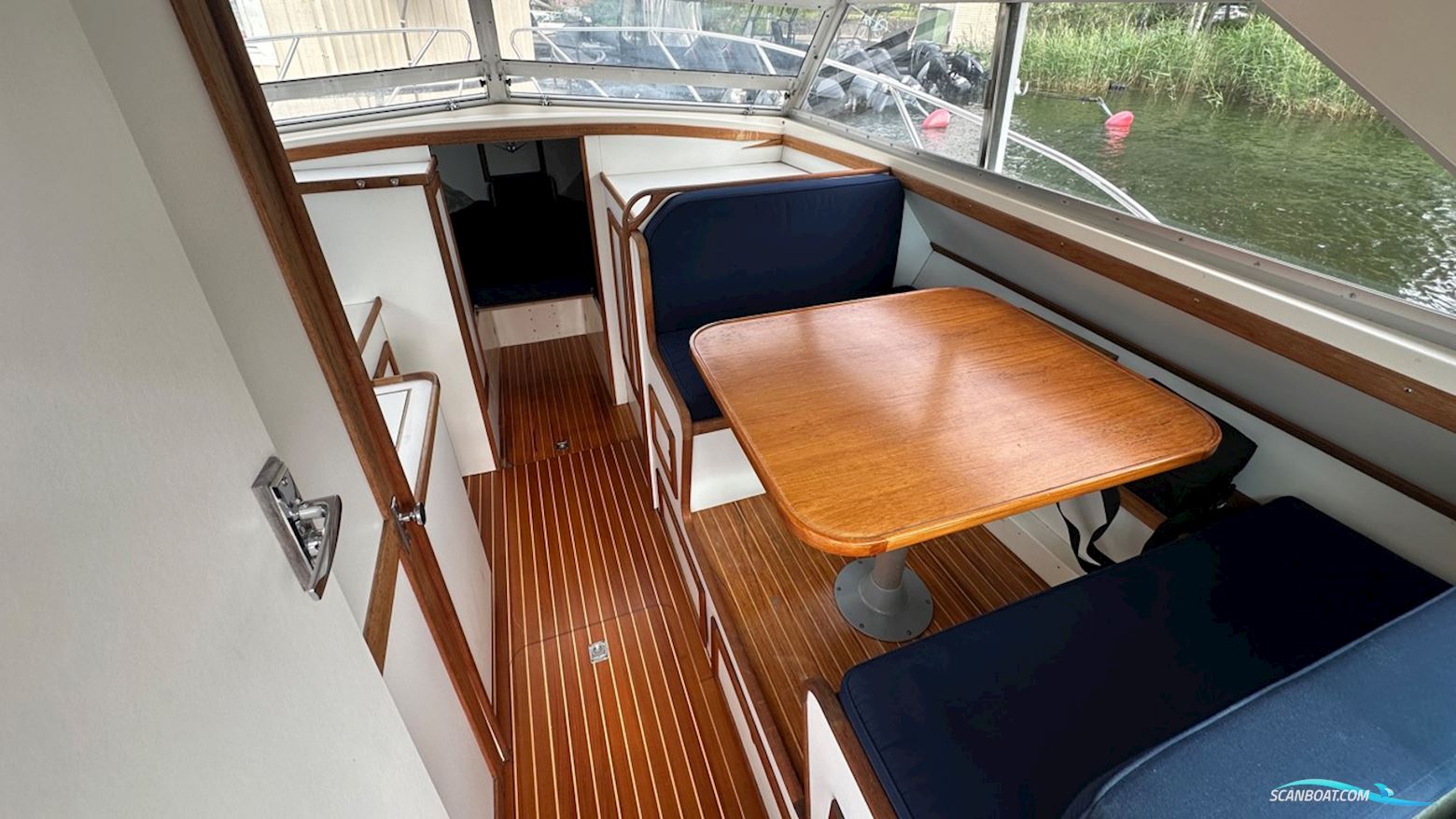 Bertram 28 Flybridge