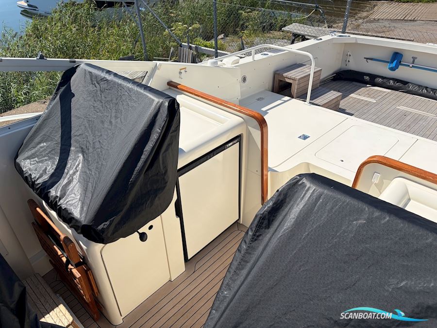 Bertram 28 Moppie