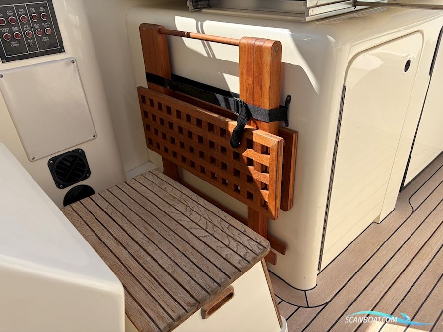 Bertram 28 Moppie