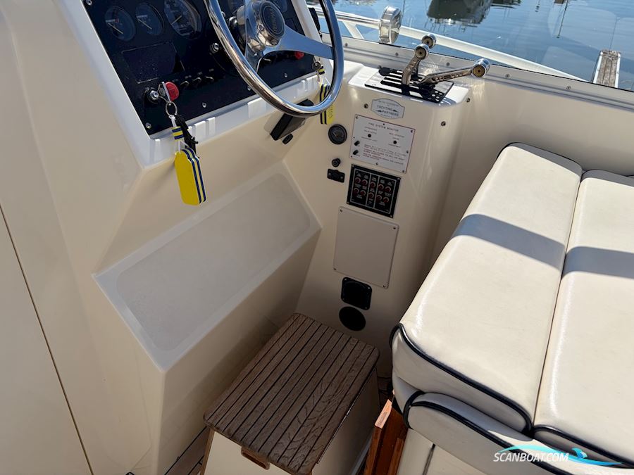 Bertram 28 Moppie
