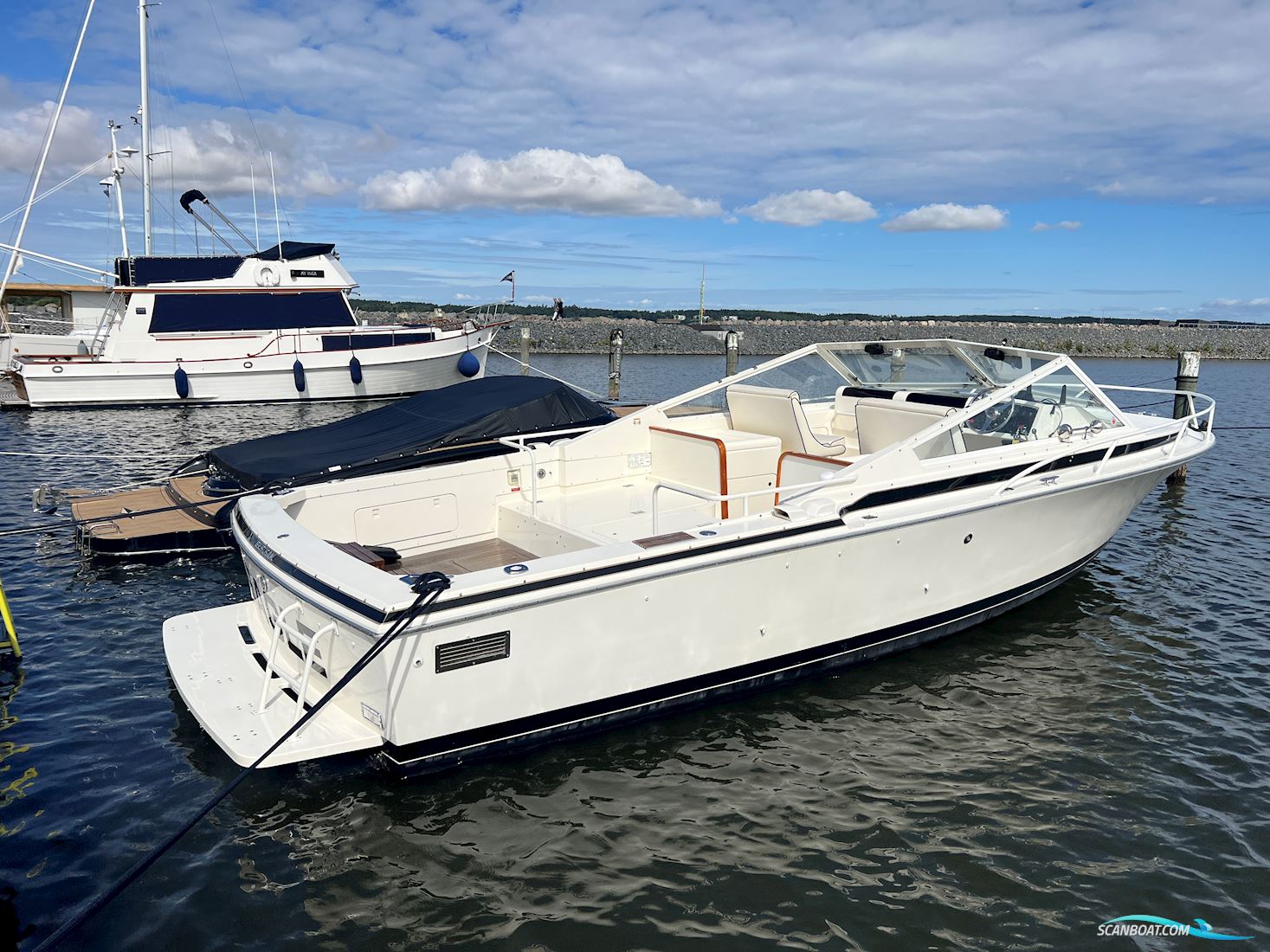 Bertram 28 Moppie Motorboat 1992, with 2 x Yanmar Diesel 6LP-STP 315hk engine, Sweden