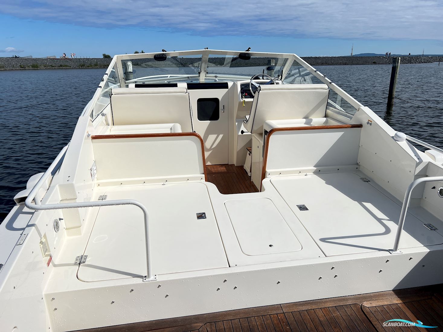 Bertram 28 Moppie