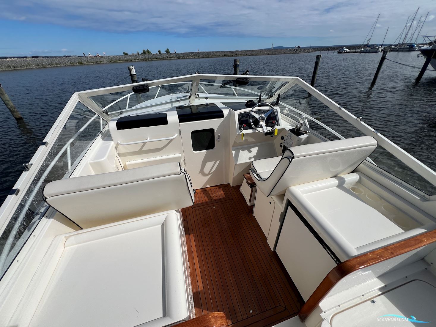 Bertram 28 Moppie