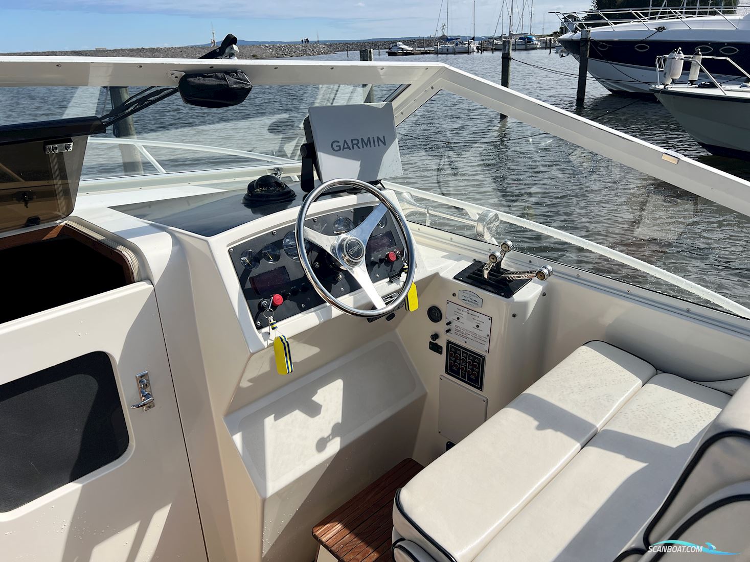 Bertram 28 Moppie