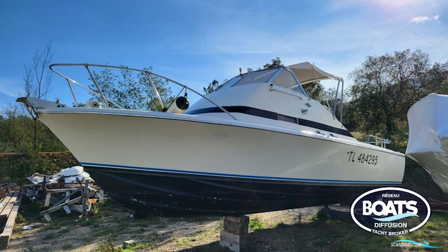 Bertram Bahia Mar 25 Motorboat 1967, with Mercruiser engine, France