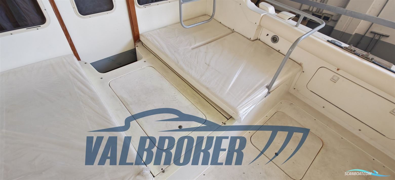 Bertram Yacht 28 Fly