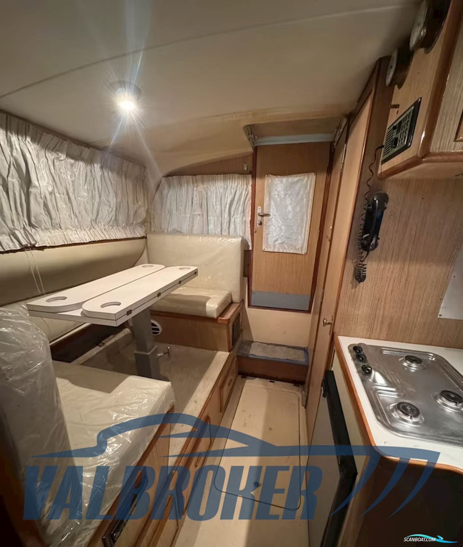 Bertram Yacht 28 Fly