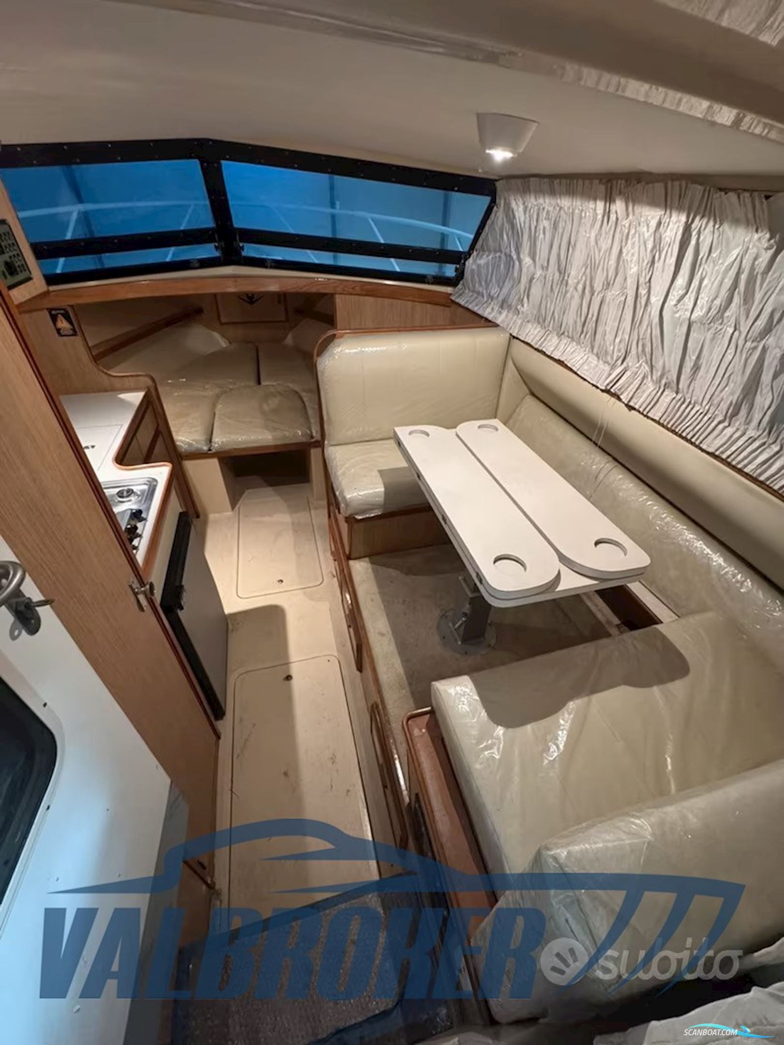Bertram Yacht 28 Fly
