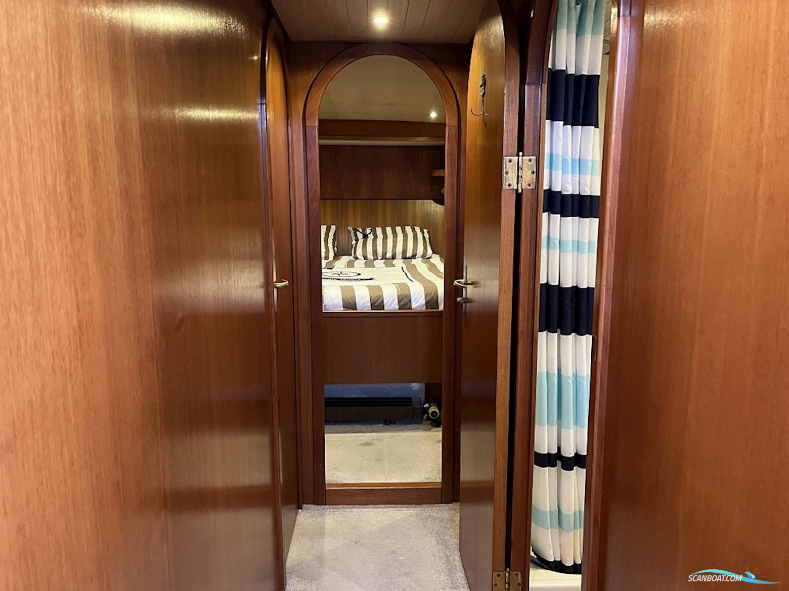 Blauwe Hand Trawler 1400