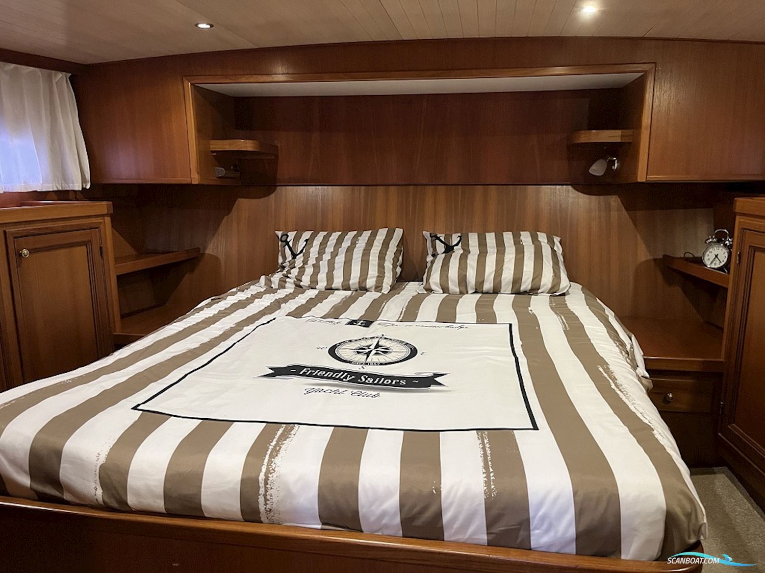 Blauwe Hand Trawler 1400