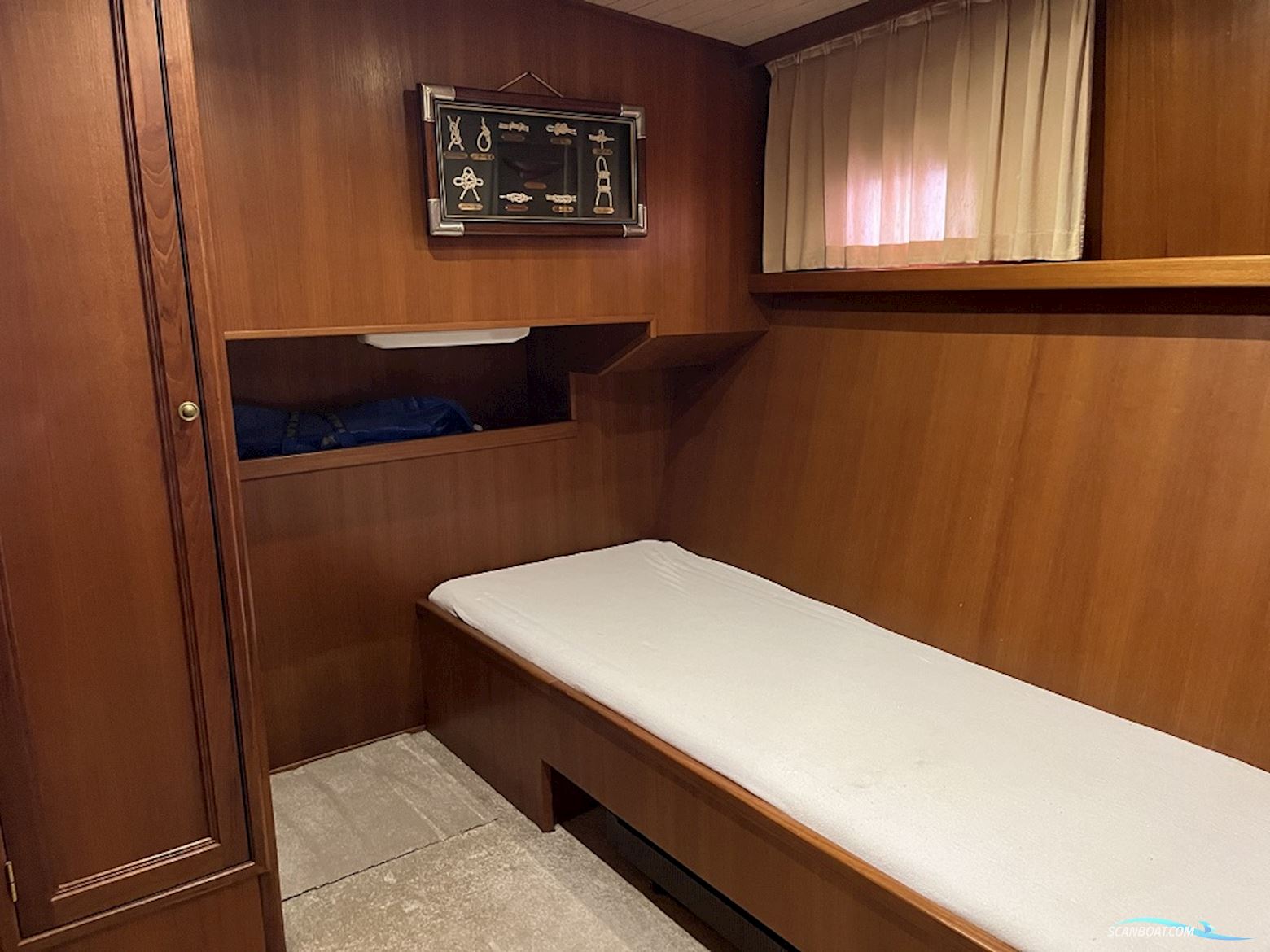 Blauwe Hand Trawler 1400