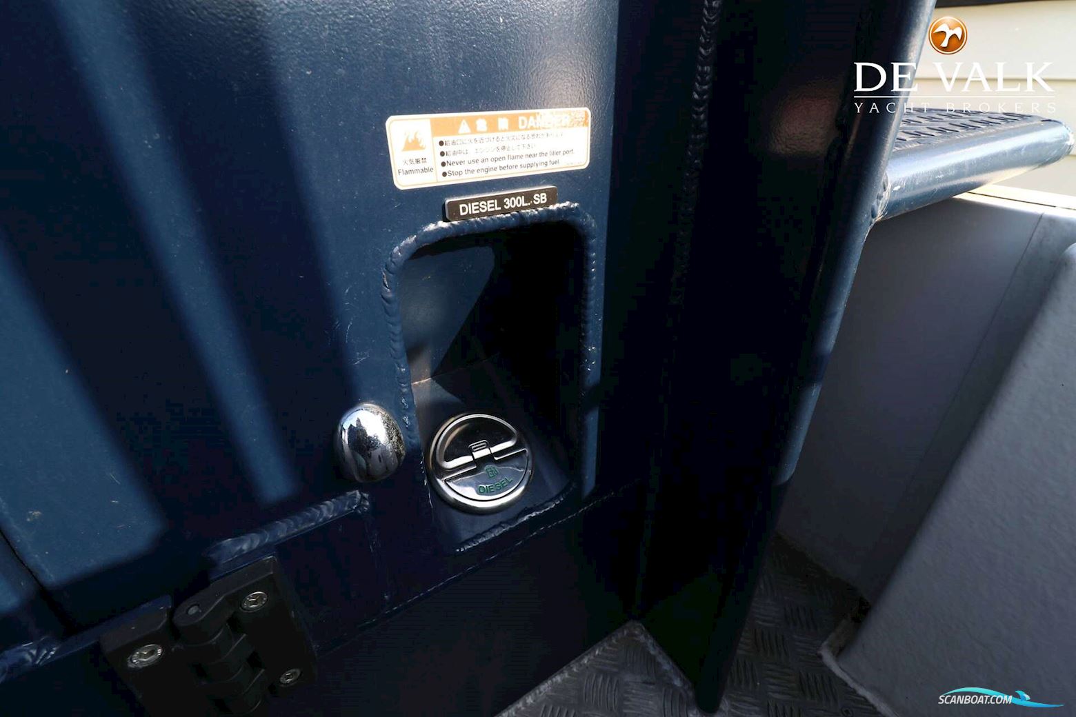 Blue Spirit 10.00 Cabin