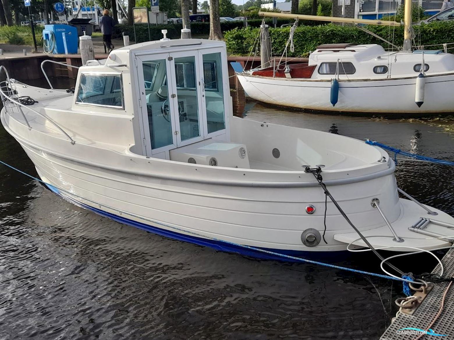 Blue Star  Retro Cabin 22 Fisherboat