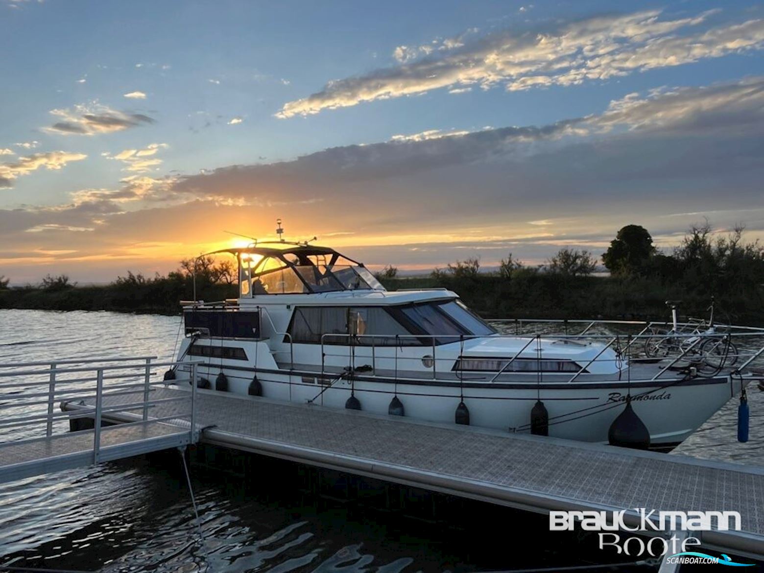 Boarncruiser New Line de Luxe 395 Motorboat 1993, with Vetus engine, France