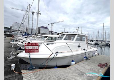 Boat Mouldings BM25 Motorboat 2016, with Cummins Mercruiser engine, United Kingdom