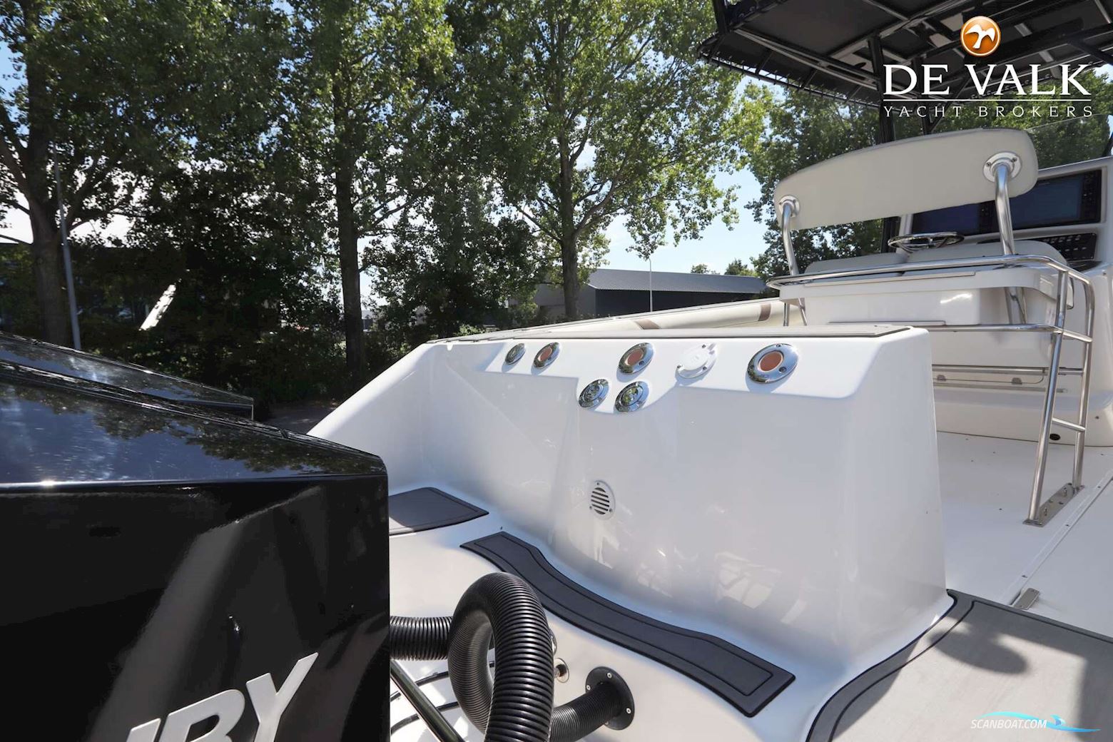 Boston Whaler 270 Outrage