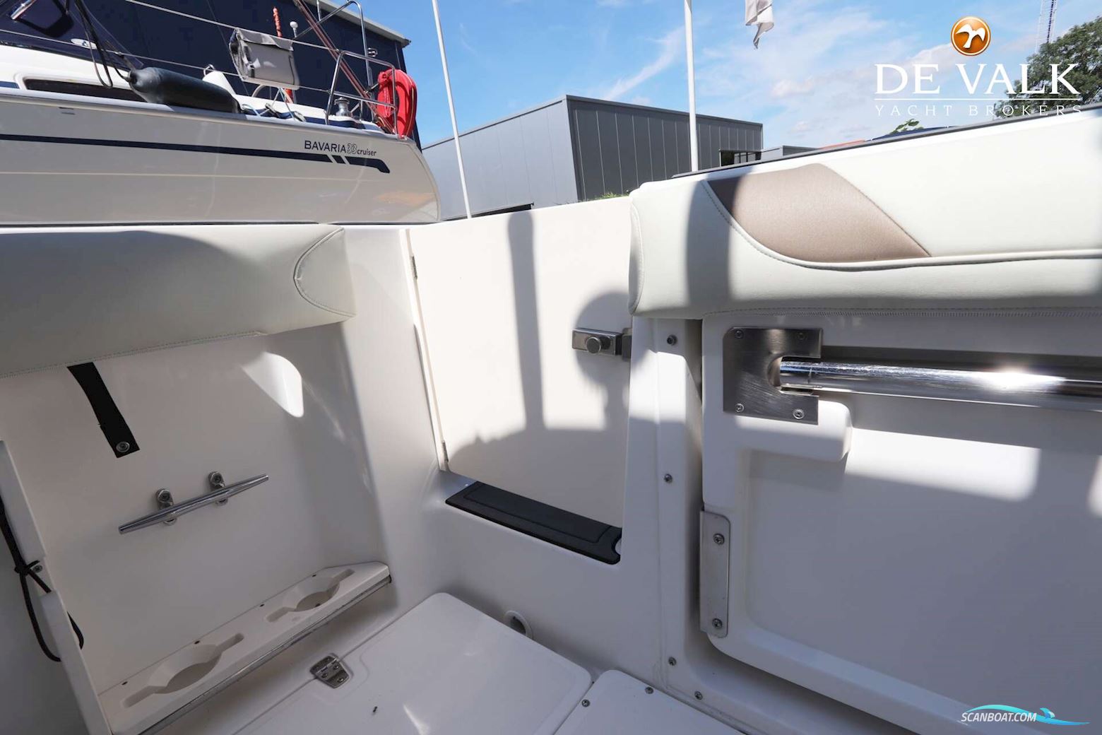 Boston Whaler 270 Outrage