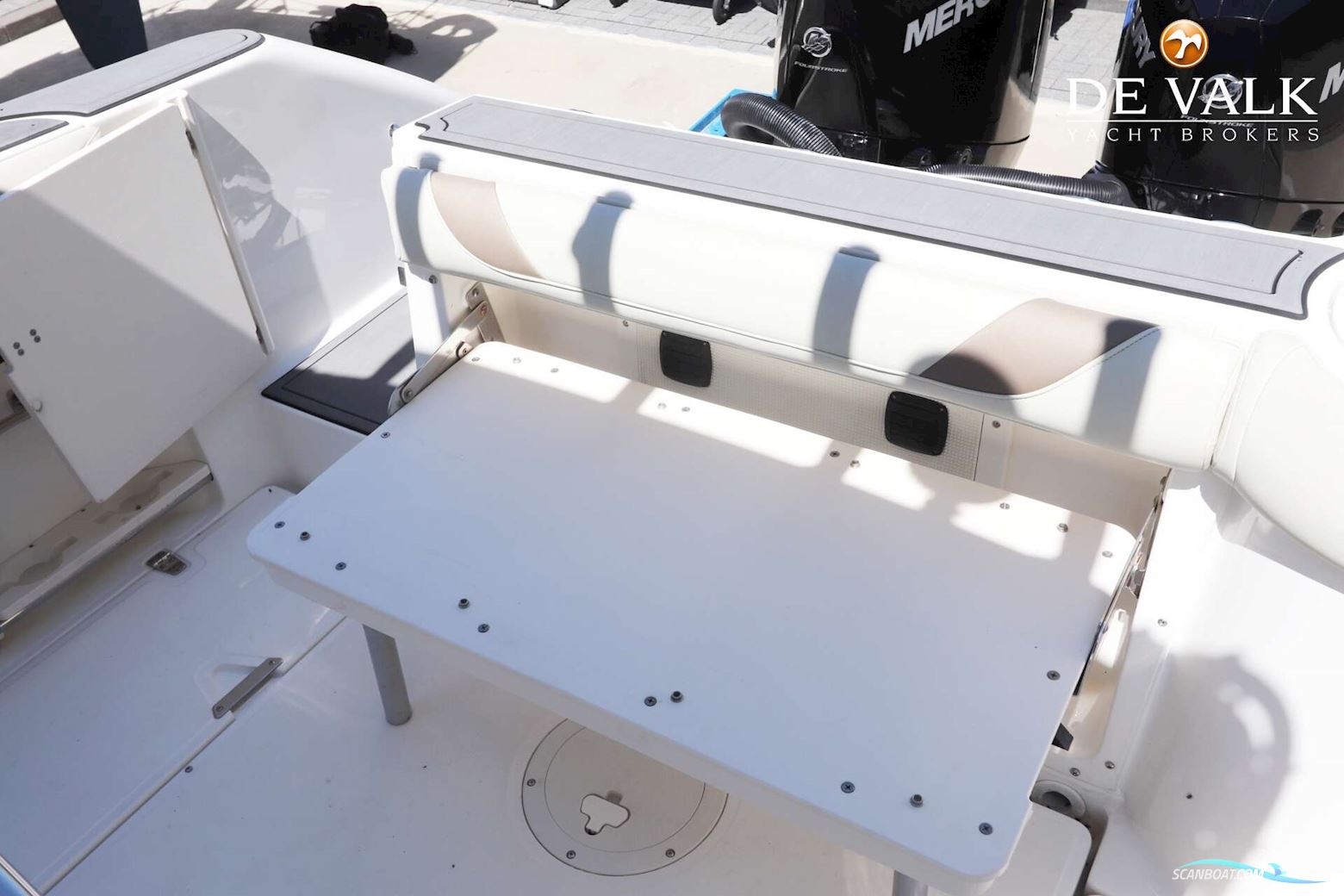 Boston Whaler 270 Outrage