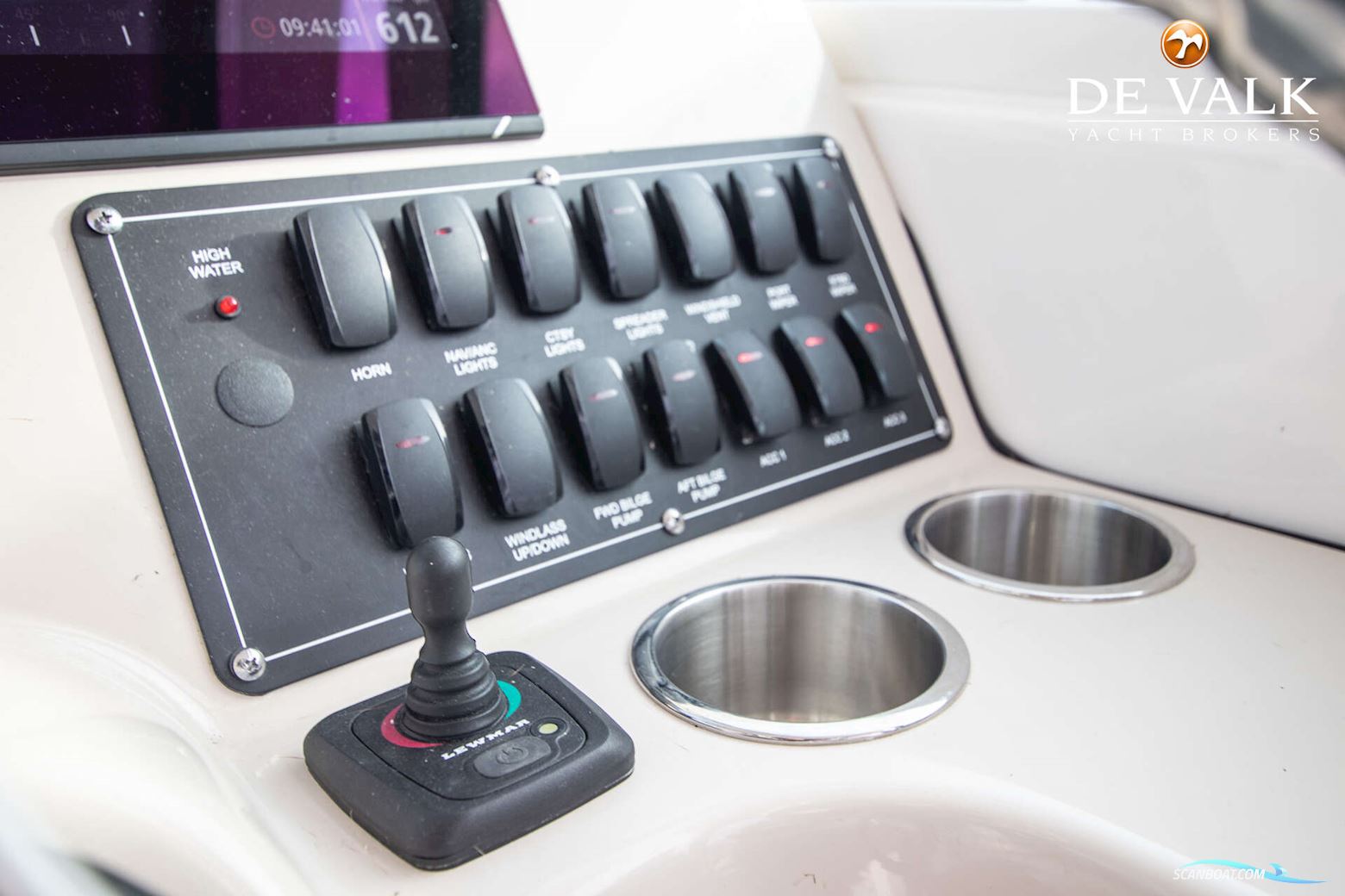 Boston Whaler 285 Conquest Pilothouse