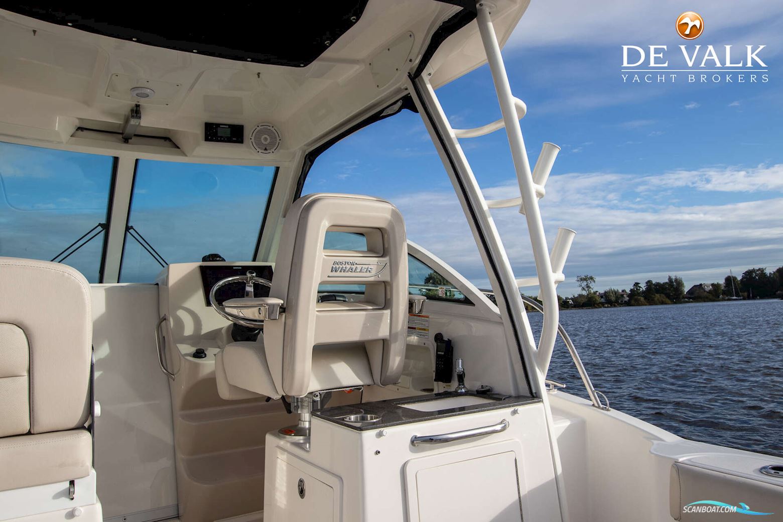 Boston Whaler 285 Conquest Pilothouse
