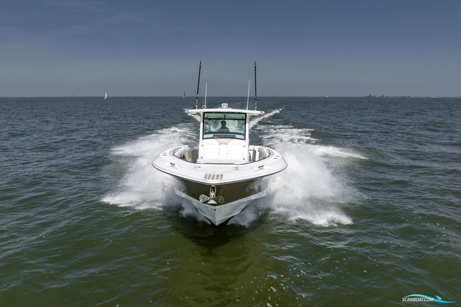 Boston Whaler 370 Outrage