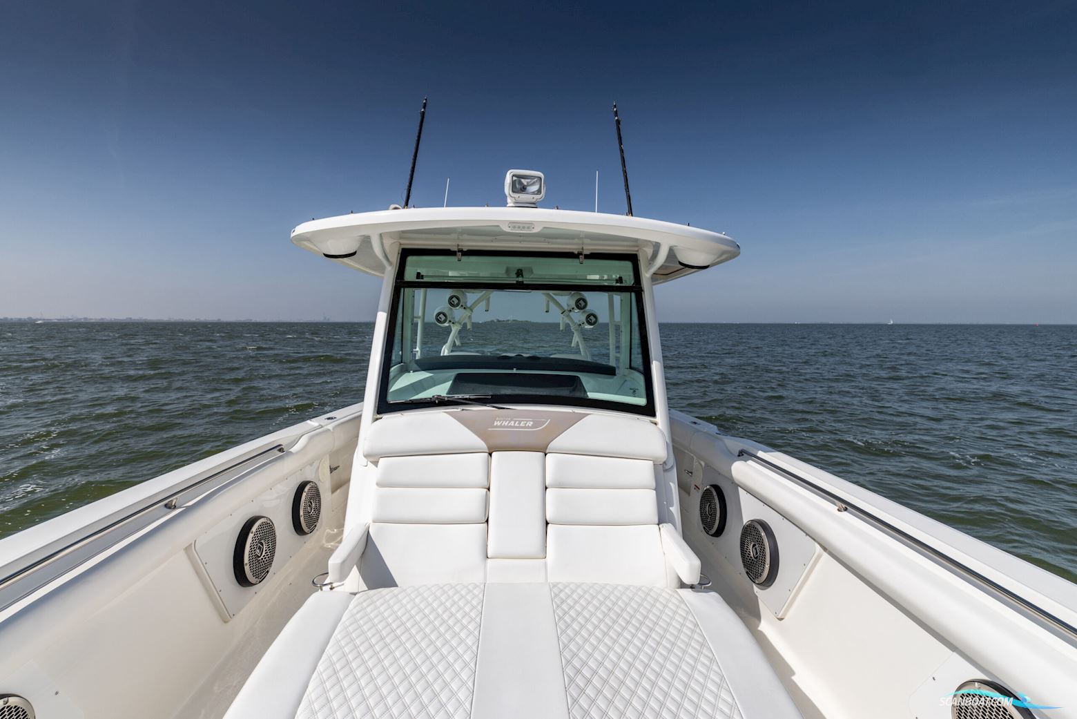 Boston Whaler 370 Outrage