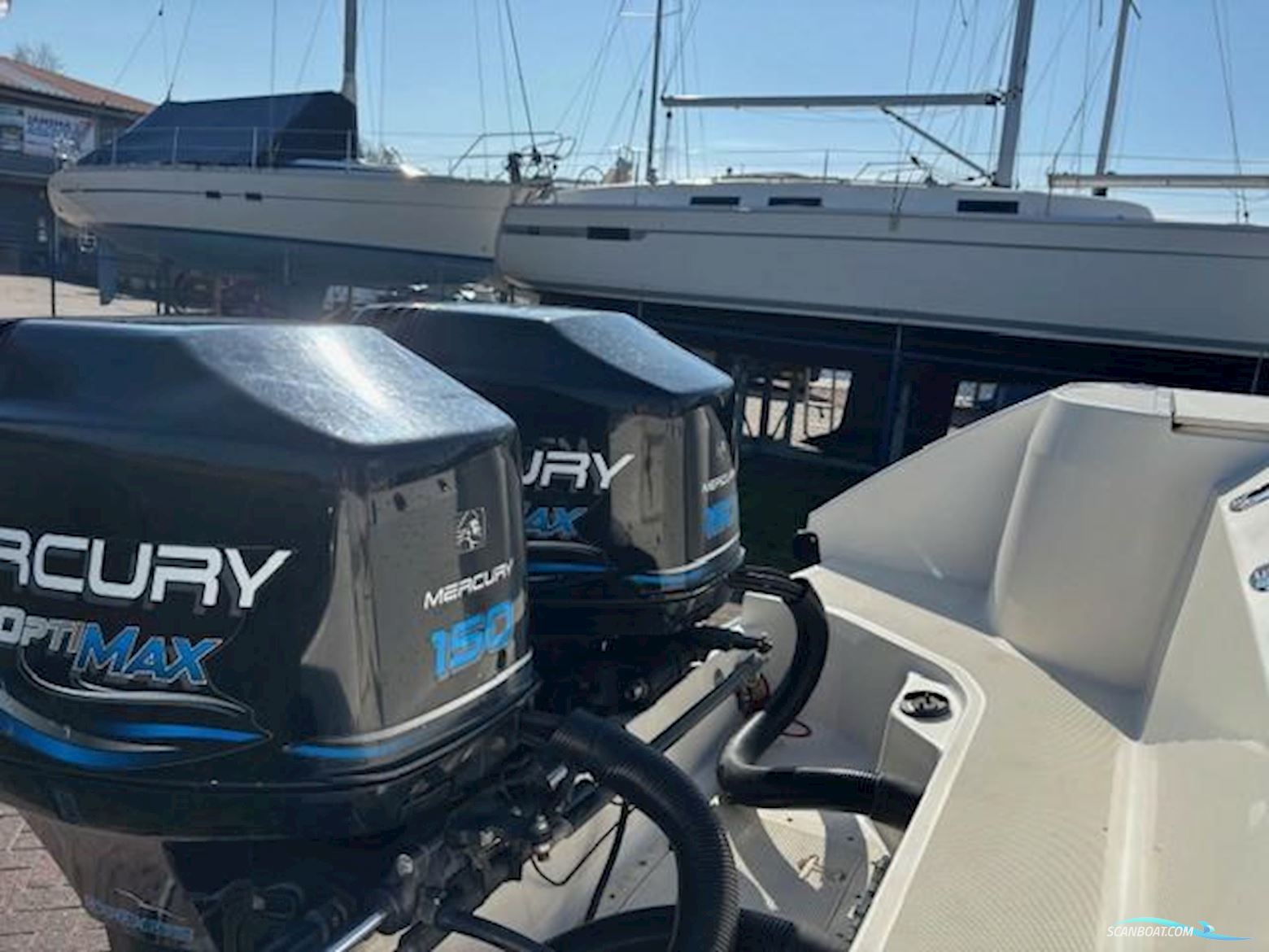 Boston Whaler Outrage 23